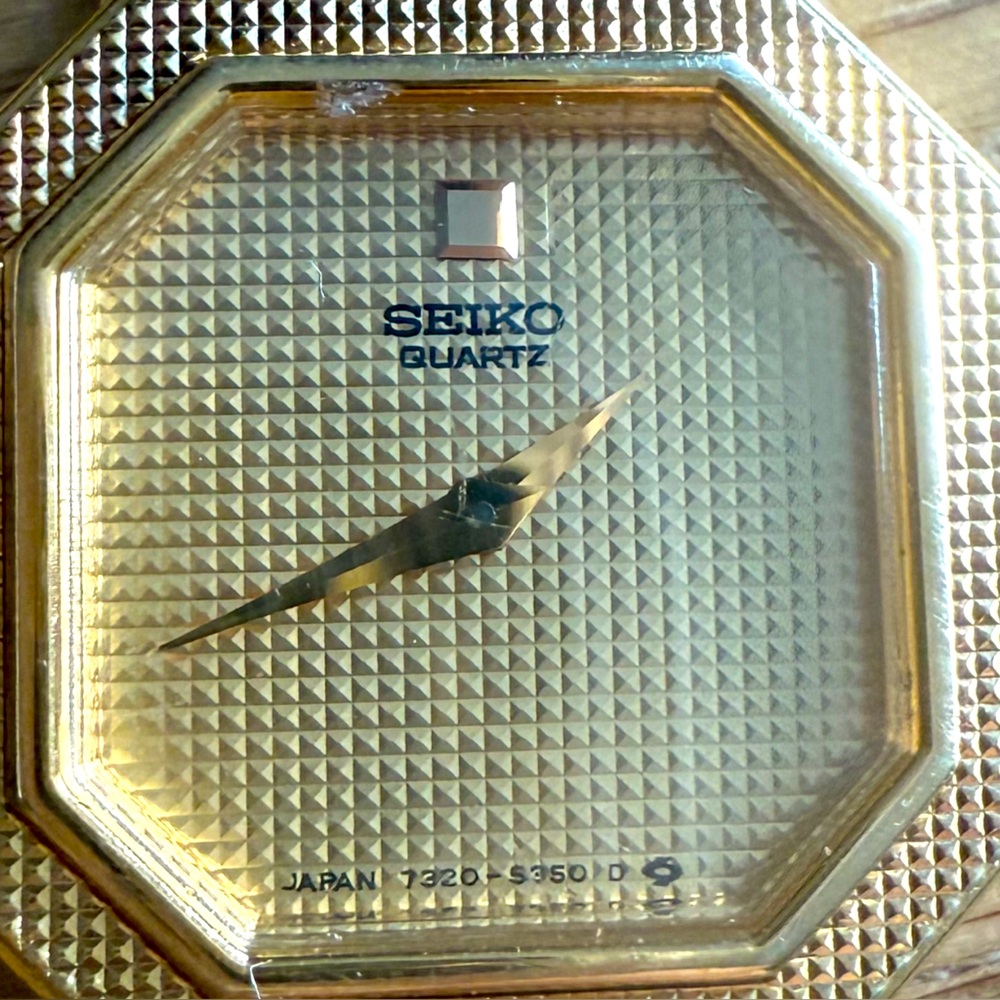 Seiko Gold-Toned Quartz Watch Vintage - Picture 2 of 8